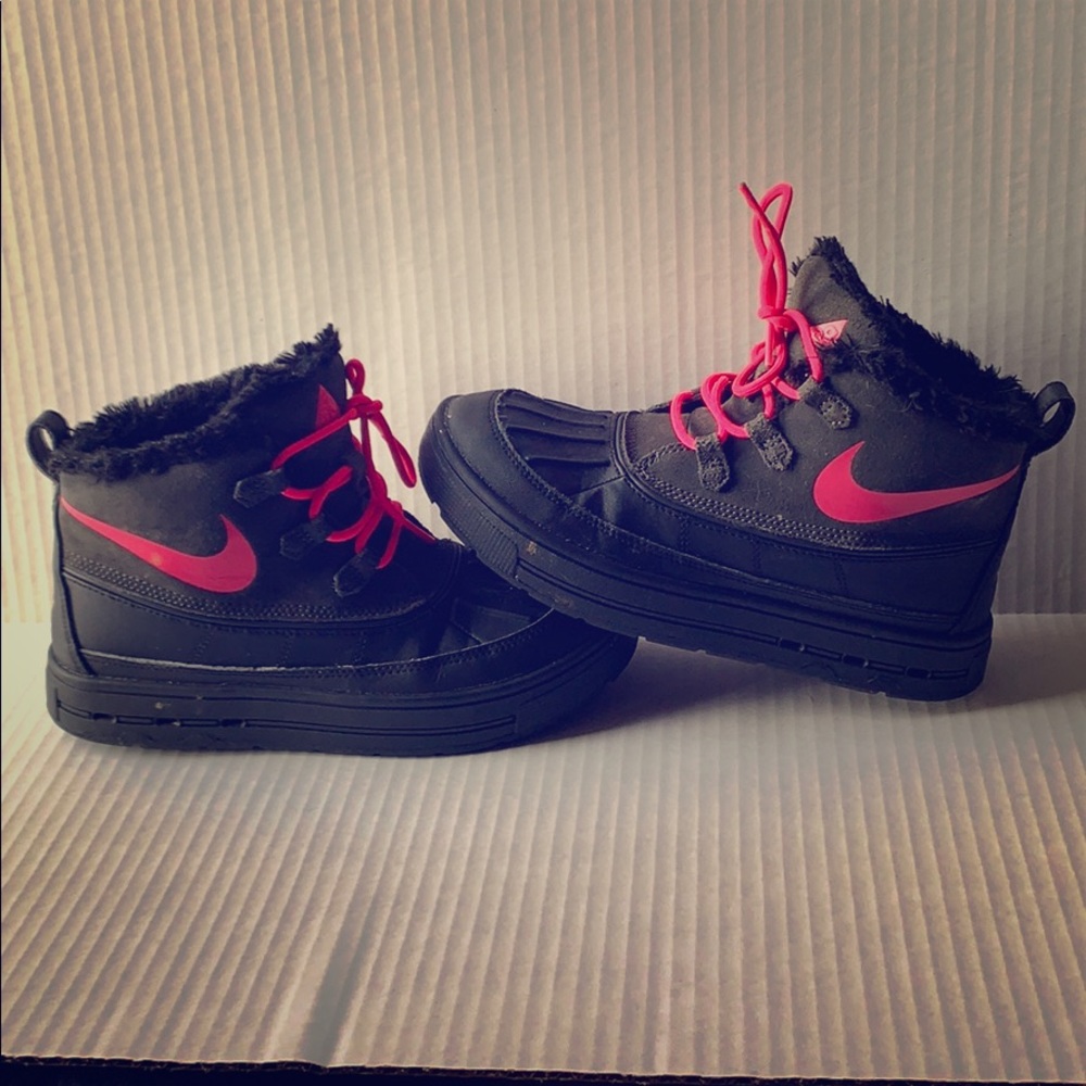 Nike Girls youth Winter Boots